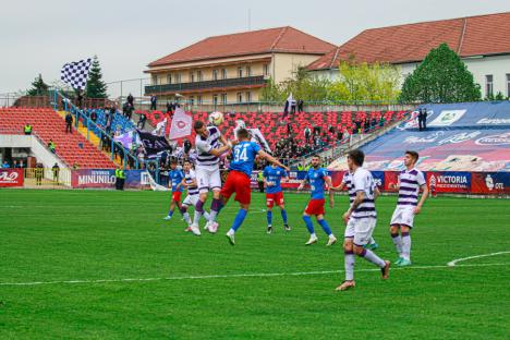 Remiză în derby-ul dintre FC Bihor și Poli Timișoara. Fotbaliștii orădeni n-au reușit să fructifice avantajul unui om în plus pe teren (FOTO)