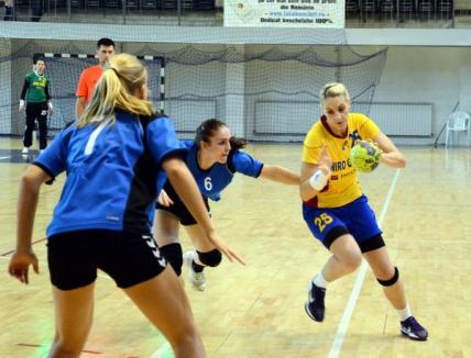 Naţionala de handbal feminin a dispus de Olanda la Oradea, cu scorul de 36-29 (FOTO)