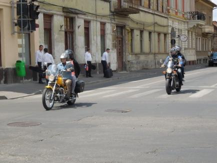 Motocicliştii fac chef în 1 Mai: Sute de motoare, turate prin Oradea (FOTO / VIDEO)