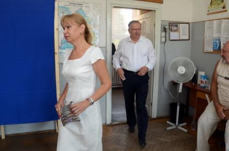 Mang, la referendum: "Am votat pentru o Românie în care să trăim fără frica de a vorbi la telefon" (FOTO)