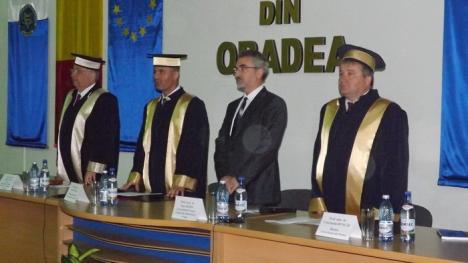 Doctor Honoris Causa în lacrimi: Profesor salontan mutat în Franţa a primit plângând cea mai înaltă distincţie academică (FOTO)