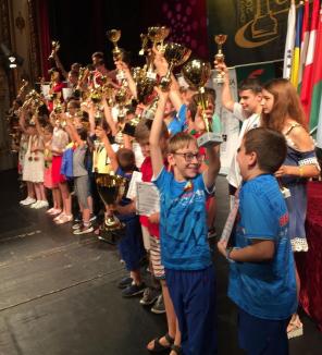 Performanţă importantă: Şahiştii juniori români au câştigat 25 de medalii, din care opt de aur, la campionatele europene de la Oradea (FOTO)