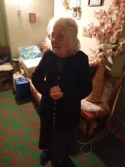 O femeie de 83 de ani a sunat la 112 spunând că moare de singurătate şi de frig (FOTO)