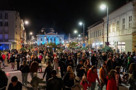 ”Oradea, orașul oamenilor”. Un spectacol cu drone a luminat cerul, în a doua seară de FestiFall (FOTO/VIDEO)