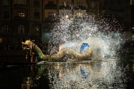 ”Oradea, orașul oamenilor”. Un spectacol cu drone a luminat cerul, în a doua seară de FestiFall (FOTO/VIDEO)