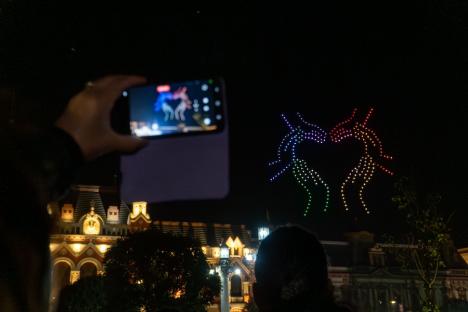 ”Oradea, orașul oamenilor”. Un spectacol cu drone a luminat cerul, în a doua seară de FestiFall (FOTO/VIDEO)