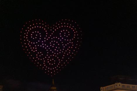 ”Oradea, orașul oamenilor”. Un spectacol cu drone a luminat cerul, în a doua seară de FestiFall (FOTO/VIDEO)