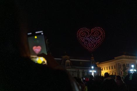 ”Oradea, orașul oamenilor”. Un spectacol cu drone a luminat cerul, în a doua seară de FestiFall (FOTO/VIDEO)