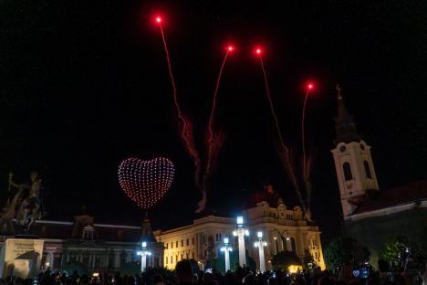 ”Oradea, orașul oamenilor”. Un spectacol cu drone a luminat cerul, în a doua seară de FestiFall (FOTO/VIDEO)