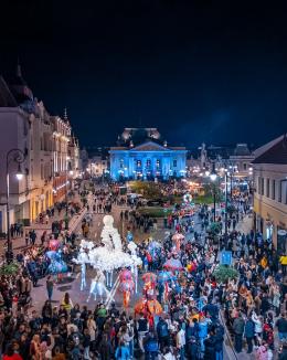 ”Oradea, orașul oamenilor”. Un spectacol cu drone a luminat cerul, în a doua seară de FestiFall (FOTO/VIDEO)