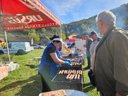 La plăcinte, înainte! Bihorenii au degustat bucate tradiționale la Festivalul Plăcintelor de la Briheni (FOTO)