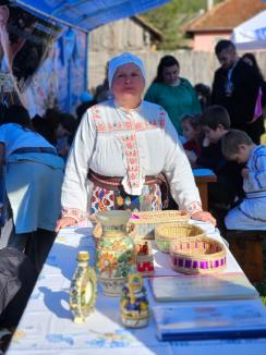 La plăcinte, înainte! Bihorenii au degustat bucate tradiționale la Festivalul Plăcintelor de la Briheni (FOTO)