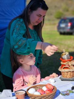 La plăcinte, înainte! Bihorenii au degustat bucate tradiționale la Festivalul Plăcintelor de la Briheni (FOTO)