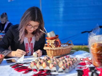 La plăcinte, înainte! Bihorenii au degustat bucate tradiționale la Festivalul Plăcintelor de la Briheni (FOTO)