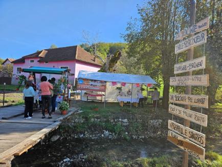 La plăcinte, înainte! Bihorenii au degustat bucate tradiționale la Festivalul Plăcintelor de la Briheni (FOTO)