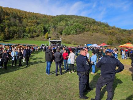 La plăcinte, înainte! Bihorenii au degustat bucate tradiționale la Festivalul Plăcintelor de la Briheni (FOTO)