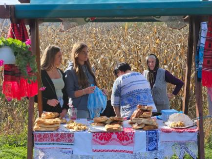 La plăcinte, înainte! Bihorenii au degustat bucate tradiționale la Festivalul Plăcintelor de la Briheni (FOTO)