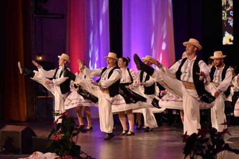 Veta Biriș, Andreea Voica, Florica Bradu și Florica Zaha au cântat la Oradea, pe scena Festivalului „Florica Ungur” (FOTO)