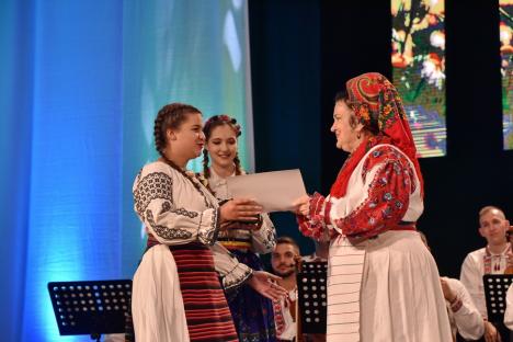 Veta Biriș, Andreea Voica, Florica Bradu și Florica Zaha au cântat la Oradea, pe scena Festivalului „Florica Ungur” (FOTO)