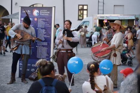 FOTO: Festivalul Medieval a umplut Cetatea Oradea: concert Subcarpați, întreceri între cavaleri și demonstrații cu foc, printre atracții