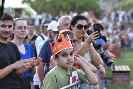 FOTO: Festivalul Medieval a umplut Cetatea Oradea: concert Subcarpați, întreceri între cavaleri și demonstrații cu foc, printre atracții