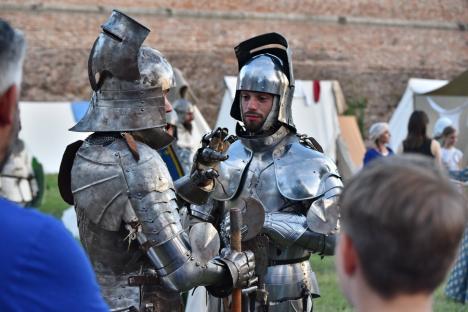 FOTO: Festivalul Medieval a umplut Cetatea Oradea: concert Subcarpați, întreceri între cavaleri și demonstrații cu foc, printre atracții