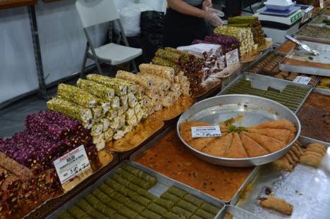 Festival mediteranean, la Cetate: Delicii turcești, gogoși grecești, raci, homari și creveți (FOTO)