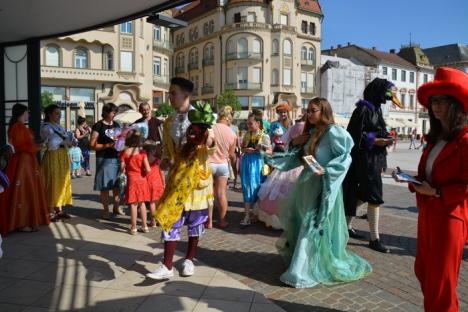Copii, poftiţi la teatru! Festivalul Arcadia a debutat cu un spectacol cu baloane de săpun (FOTO/VIDEO)