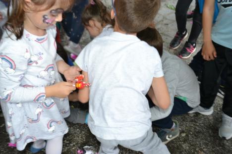 Ploaie de dulciuri și zâmbete, în prima zi a Festivalului Copiilor. Află programul de sâmbătă şi duminică (FOTO)