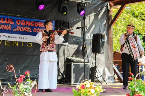 O nouă ediție a festivalului-concurs al viorii cu goarnă „Dorel Codoban”. Cine sunt câștigătorii (FOTO)