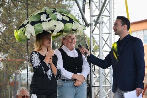 Concursuri, mâncare bună şi hohote de râs la Festivalul Verzei din Borş (FOTO / VIDEO)