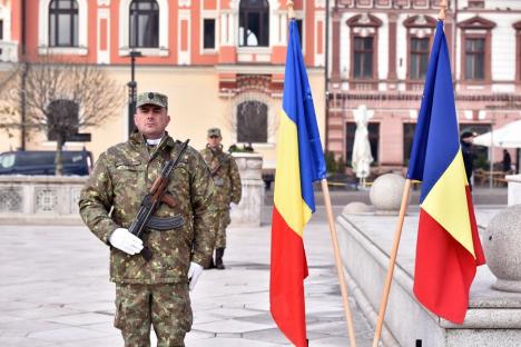 La mulţi ani, România! În Oradea s-a sărbătorit cu cântece patriotice și s-a stat la coadă pentru fasole cu ciolan (FOTO/VIDEO)