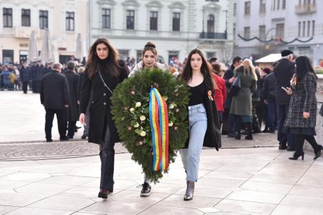 La mulţi ani, România! În Oradea s-a sărbătorit cu cântece patriotice și s-a stat la coadă pentru fasole cu ciolan (FOTO/VIDEO)