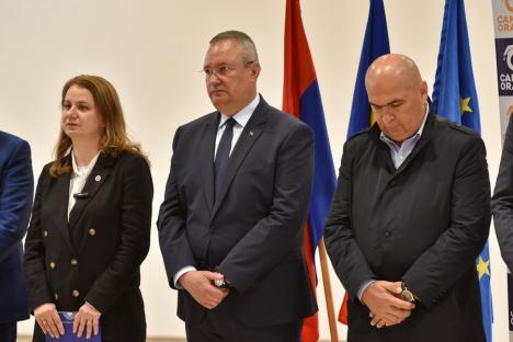 Alai de VIP-uri, inclusiv Ciucă și Deca, la inaugurarea campusului dual din Oradea. Oficialii de la București au fugit de întrebările jurnaliștilor (FOTO)