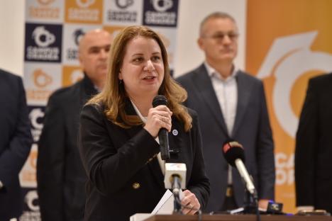 Alai de VIP-uri, inclusiv Ciucă și Deca, la inaugurarea campusului dual din Oradea. Oficialii de la București au fugit de întrebările jurnaliștilor (FOTO)