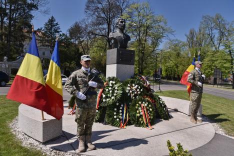Festivități de 20 aprilie la statuia generalului Traian Moşoiu. Mesajul lui Birta despre „respect reciproc, spirit tolerant și patriotism local” (FOTO/VIDEO)