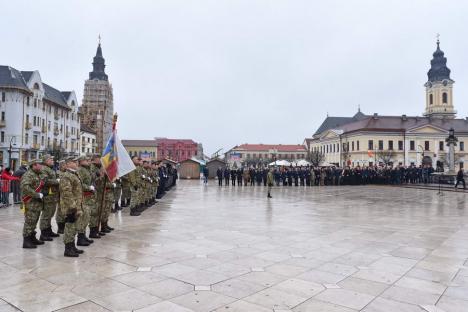 „Trebuie să rămânem uniți”. Horă impresionantă în centrul Oradiei, în care s-a prins și președintele CJ Bihor (FOTO/VIDEO)