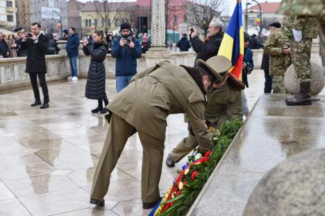 „Trebuie să rămânem uniți”. Horă impresionantă în centrul Oradiei, în care s-a prins și președintele CJ Bihor (FOTO/VIDEO)