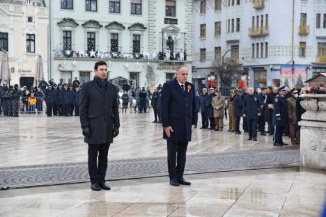 „Trebuie să rămânem uniți”. Horă impresionantă în centrul Oradiei, în care s-a prins și președintele CJ Bihor (FOTO/VIDEO)