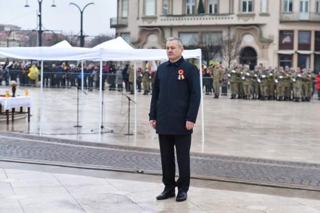 „Trebuie să rămânem uniți”. Horă impresionantă în centrul Oradiei, în care s-a prins și președintele CJ Bihor (FOTO/VIDEO)