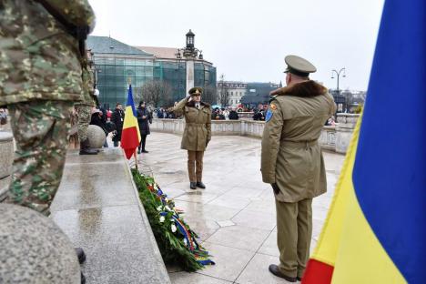 „Trebuie să rămânem uniți”. Horă impresionantă în centrul Oradiei, în care s-a prins și președintele CJ Bihor (FOTO/VIDEO)