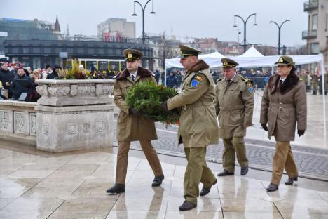 „Trebuie să rămânem uniți”. Horă impresionantă în centrul Oradiei, în care s-a prins și președintele CJ Bihor (FOTO/VIDEO)