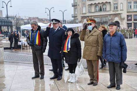 „Trebuie să rămânem uniți”. Horă impresionantă în centrul Oradiei, în care s-a prins și președintele CJ Bihor (FOTO/VIDEO)