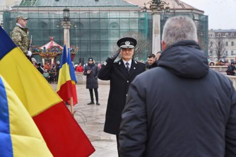 „Trebuie să rămânem uniți”. Horă impresionantă în centrul Oradiei, în care s-a prins și președintele CJ Bihor (FOTO/VIDEO)