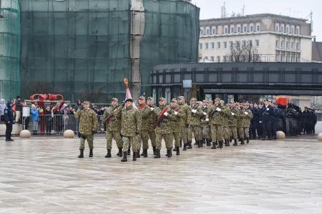 „Trebuie să rămânem uniți”. Horă impresionantă în centrul Oradiei, în care s-a prins și președintele CJ Bihor (FOTO/VIDEO)