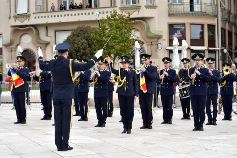 De 3 x Sărbătoare. Primarul Florin Birta, la ceremonia dedicată Zilei Oradiei: „Niciunul din momentele aniversate azi nu a fost realizat fără sacrificii” (FOTO)