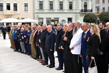 De 3 x Sărbătoare. Primarul Florin Birta, la ceremonia dedicată Zilei Oradiei: „Niciunul din momentele aniversate azi nu a fost realizat fără sacrificii” (FOTO)