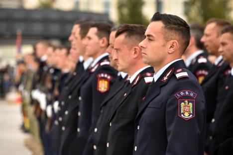 De 3 x Sărbătoare. Primarul Florin Birta, la ceremonia dedicată Zilei Oradiei: „Niciunul din momentele aniversate azi nu a fost realizat fără sacrificii” (FOTO)