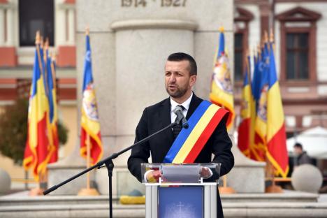 De 3 x Sărbătoare. Primarul Florin Birta, la ceremonia dedicată Zilei Oradiei: „Niciunul din momentele aniversate azi nu a fost realizat fără sacrificii” (FOTO)