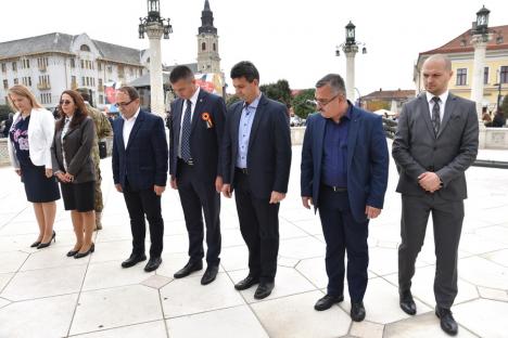 De 3 x Sărbătoare. Primarul Florin Birta, la ceremonia dedicată Zilei Oradiei: „Niciunul din momentele aniversate azi nu a fost realizat fără sacrificii” (FOTO)